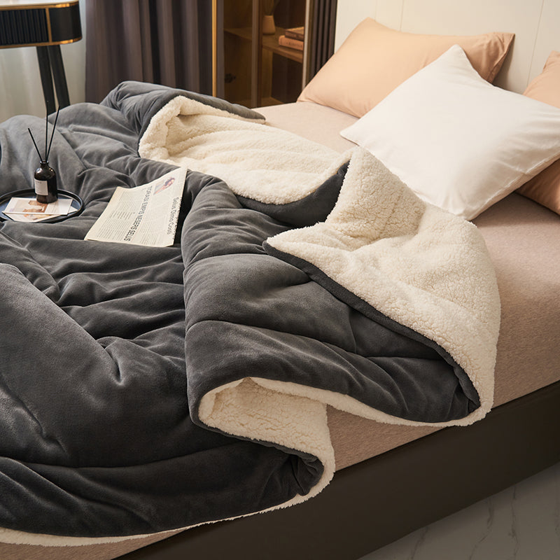 Reversible Sherpa Throw Blanket – view 9