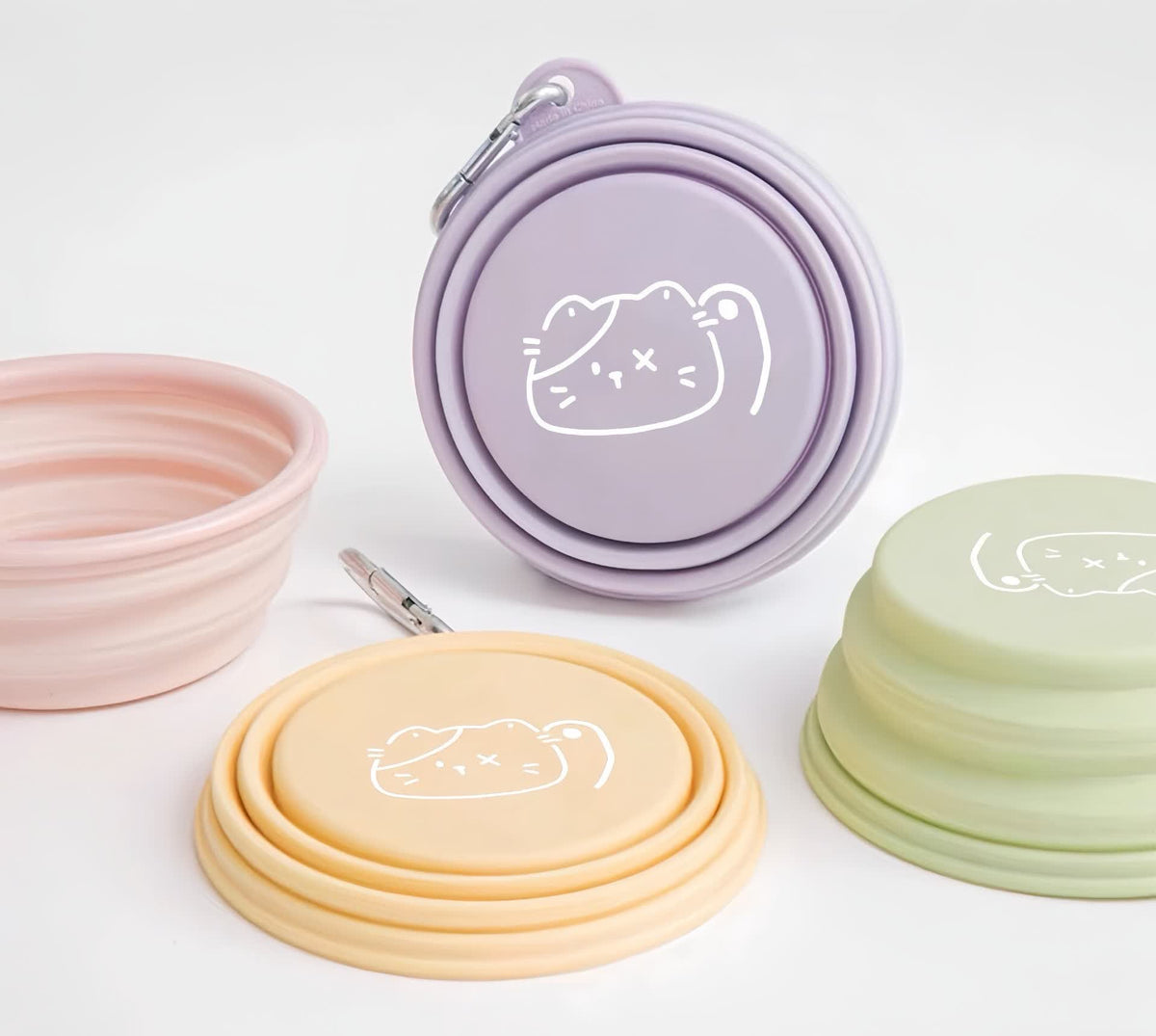 Portable Folding Pet Bowl - MapleSnug product photo